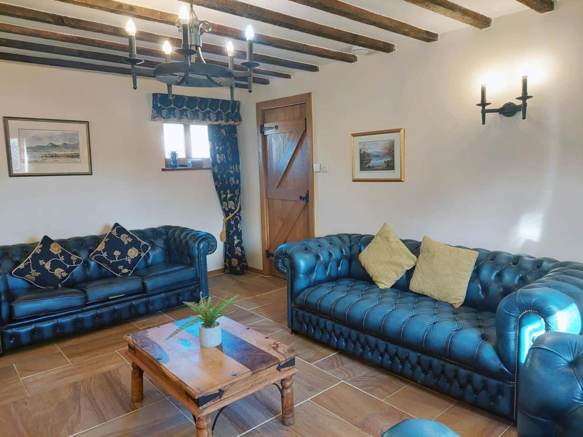 Villa The Old Mill Barn With Hot Tub And Private Use Of Heated Pool Wirral Exterior foto
